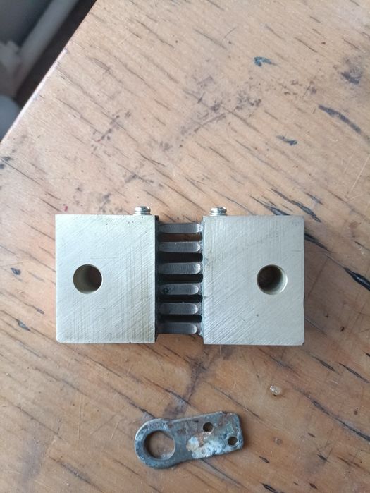 Шунтирующий резистор амперметра постоянного тока
Номинальный ток: 1500