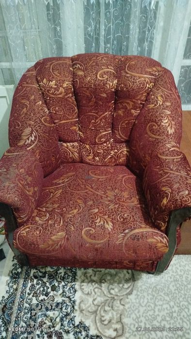 Диван и два кресла