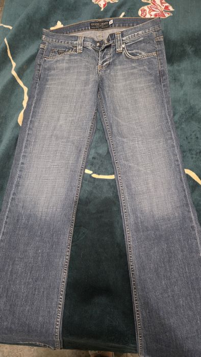 Дънки-чисто нови дънки