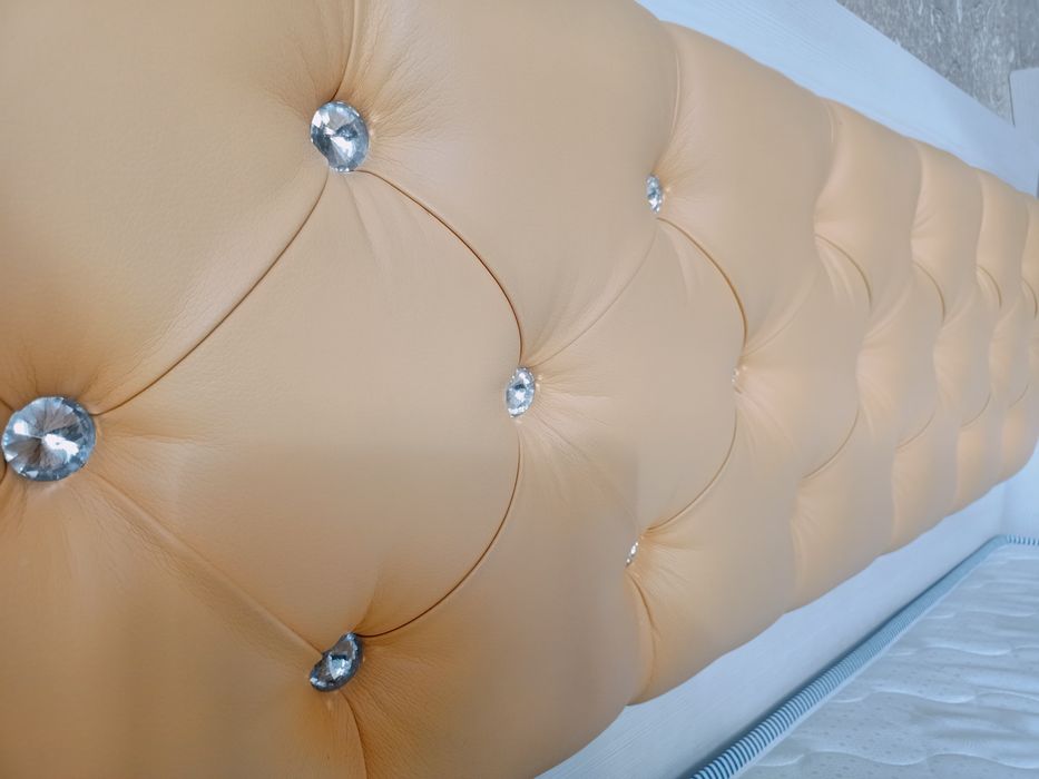 Продам кровать с матрасом.