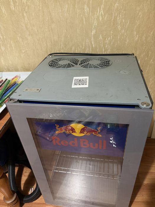 Frigider redbull