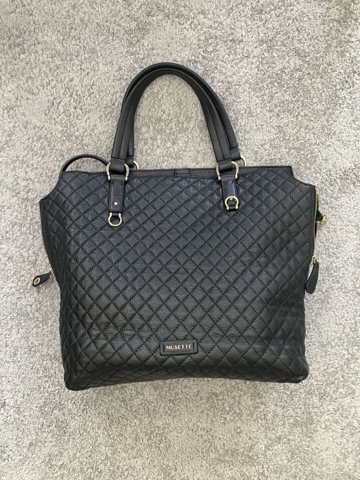 Продавам великолепна кожена чанта Musette