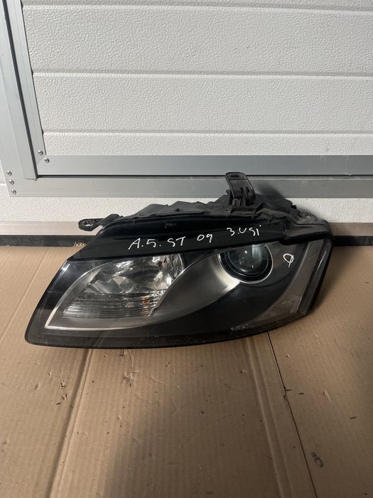 Far / faruri stânga-dreapta Audi A5 2009