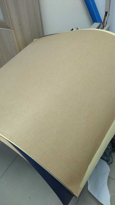 Продам  картон  цвет крафт и айвори в листах 100 на 70см