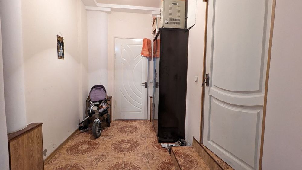 Квартира в Юкори Чирчик Иикота 2/1/2  57м
Холодная горячая вода
Те