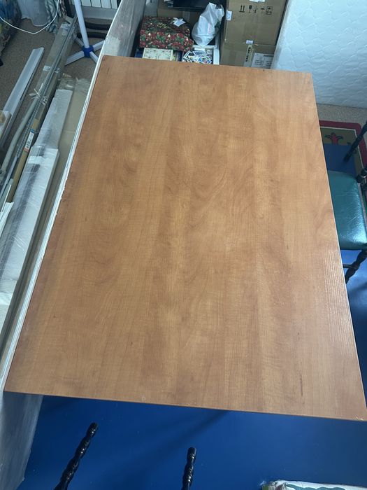 Продам Стол и стулья