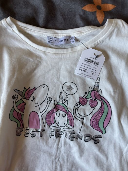 Fudbolka 2xil razmer va 2 xil rangda