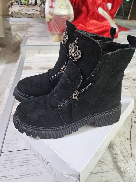 Ежедневни ,спорнто-елегантни боти