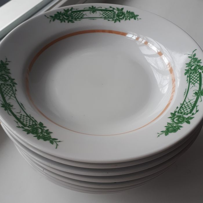 Продам новые тарелки