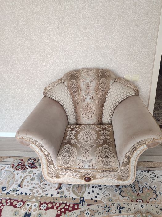 Продам диван и кресло
