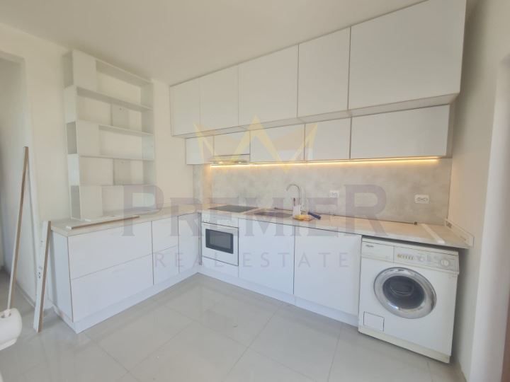 Дава се под наем Къща в Варна, м-т Траката - 285 кв.м за 1800 € - Снимка #1
