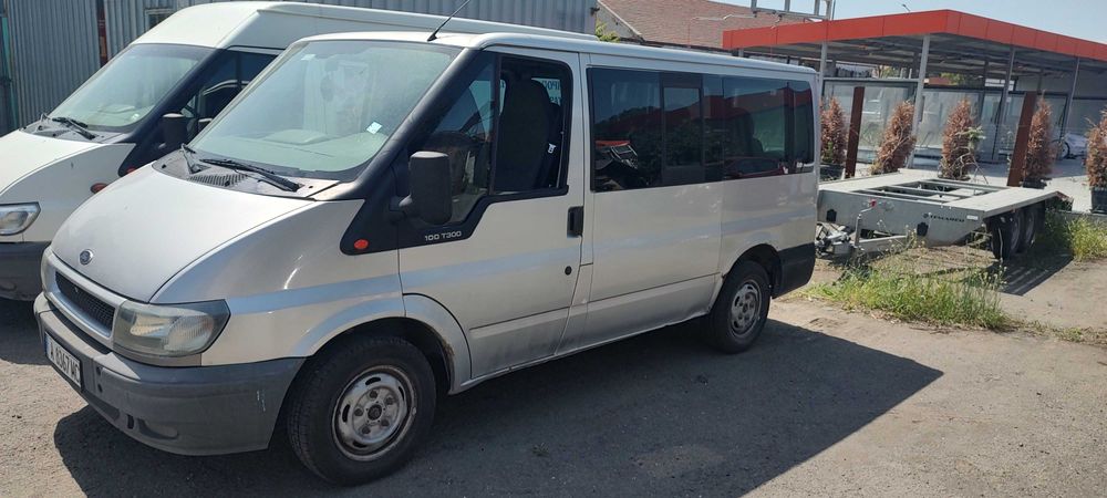 Бус под наем- товарен, пътнически