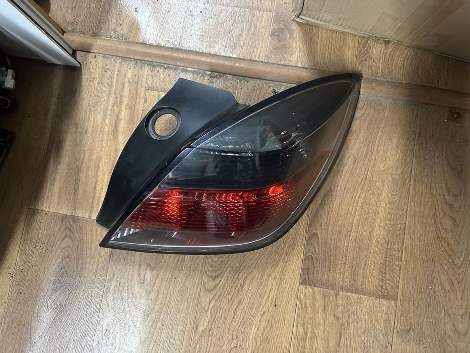 Десен стоп за Опел Астра GTC