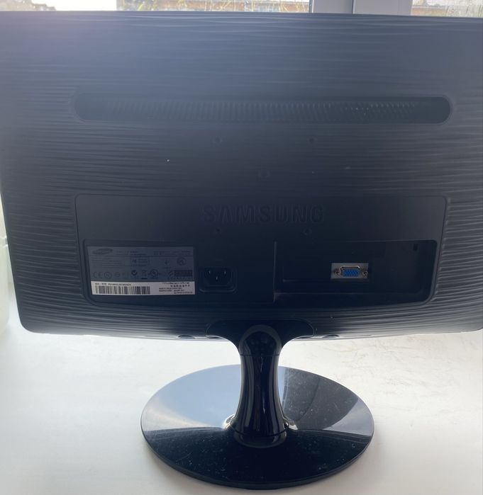 Монитор SAMSUNG SyncMaster 940 серии