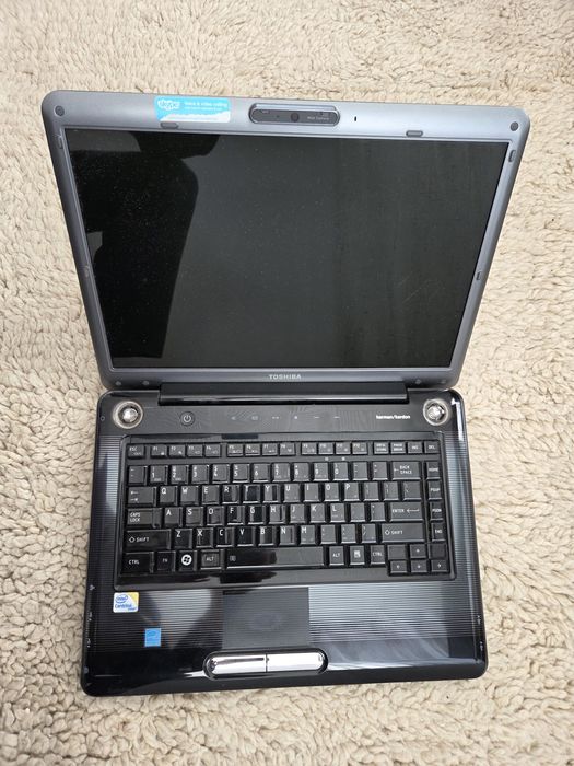 Toshiba Satelite лаптоп Тошиба