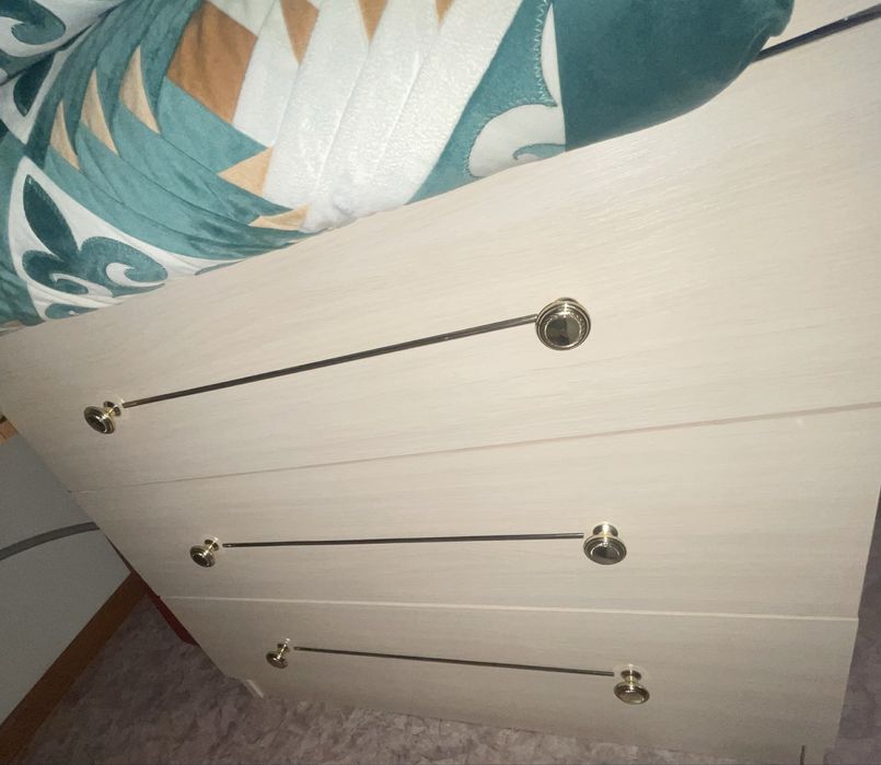 Продам шкаф с комодом