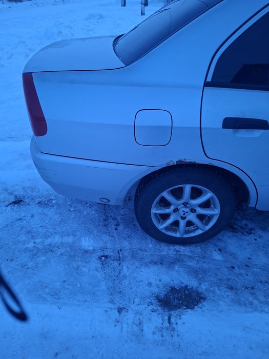 Продам. Автомобиль срочно торг у капота