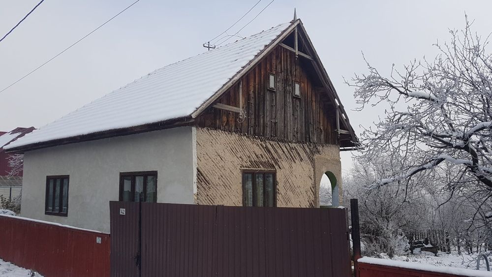 Casă renovată de vânzare