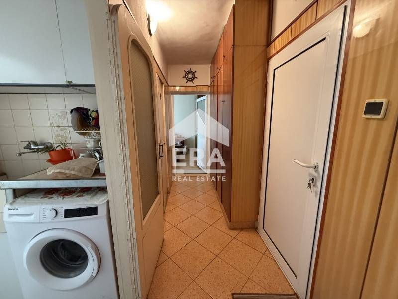 Продава се Двустаен апартамент в Варна, Младост 2 - 61 кв.м за 2107 €/кв.м - Снимка #3