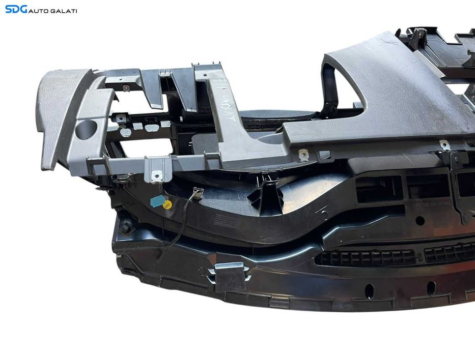 Plansa Bord Goala Dezechipata Volkswagen Passat B6 2005 - 2010 Cod 3C1819634H 3C1819634J [LC0391]