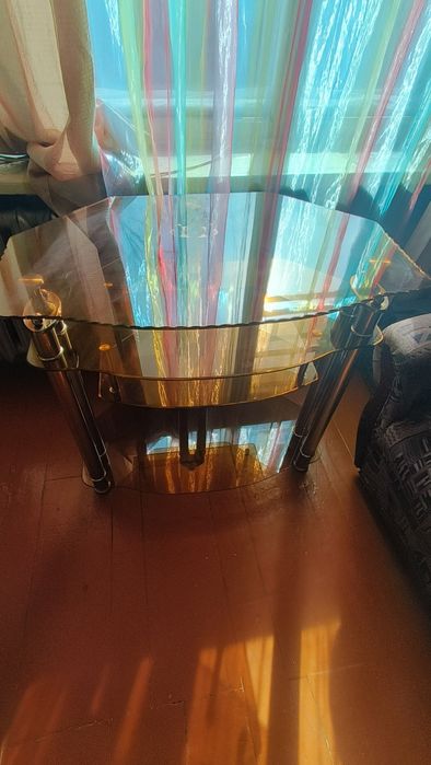 Стеклянная тумба под телевизор, стильная, современная