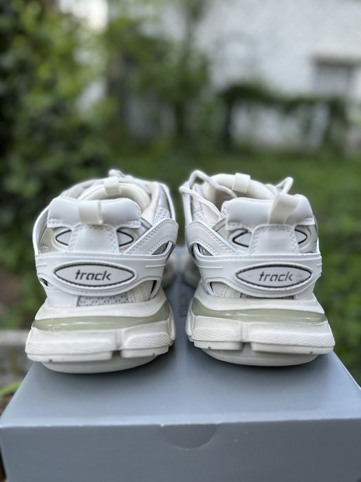 Balenciaga track (triple white)
