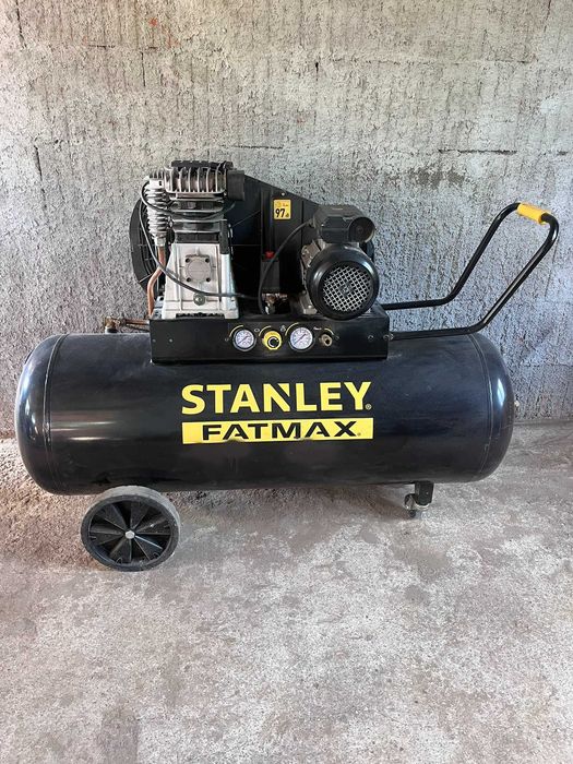 Compresor Profesional Stanley FatMax B400/10/200: 200L-10bari-390L/min
