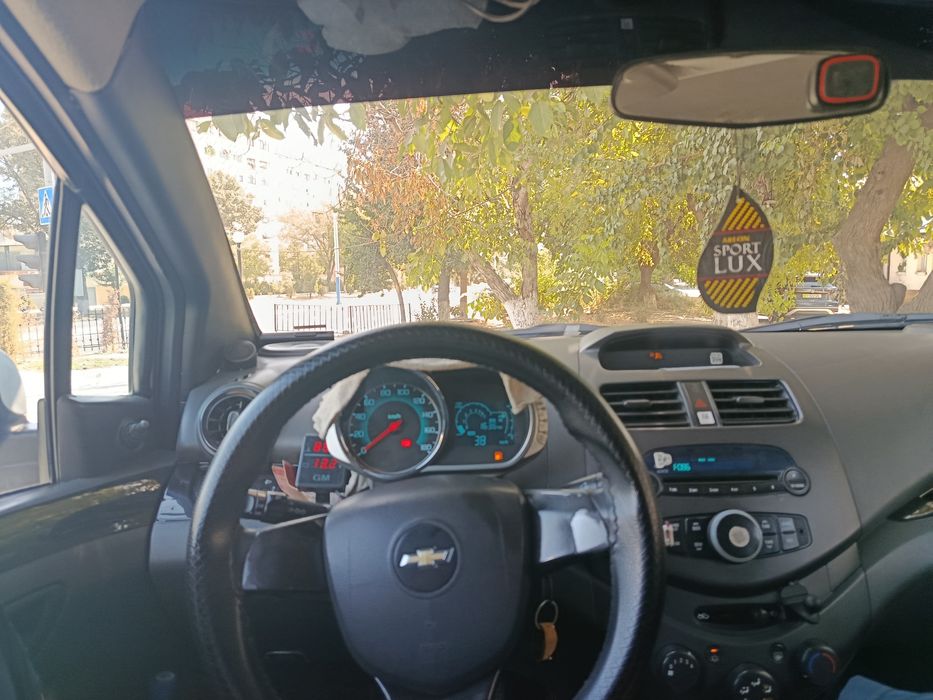 Mashina zoʻr katta matoʻr 5.30. Moy quyiladi