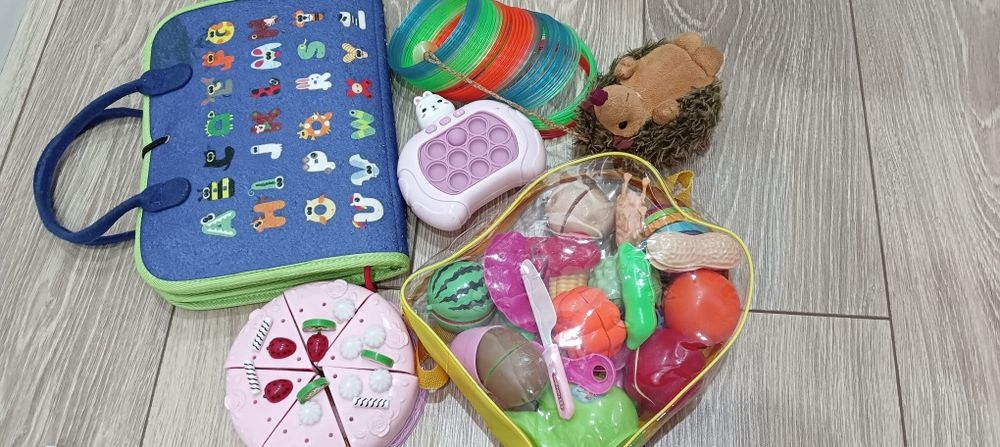 Продам б/у игрушки