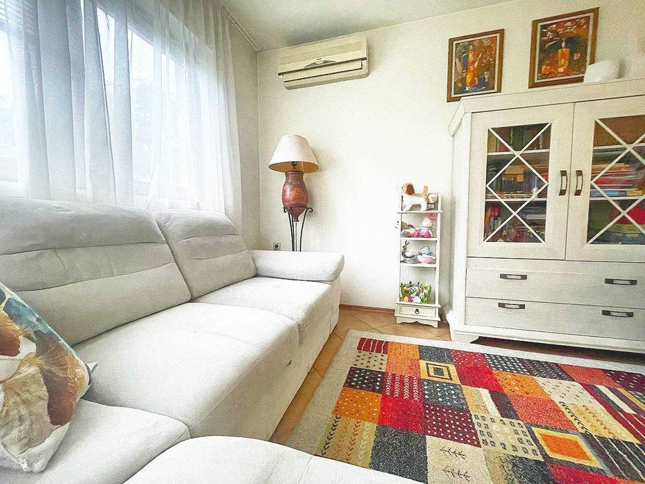 Продава се Тристаен апартамент в Варна, Център - 75 кв.м за 1870 €/кв.м - Снимка #2