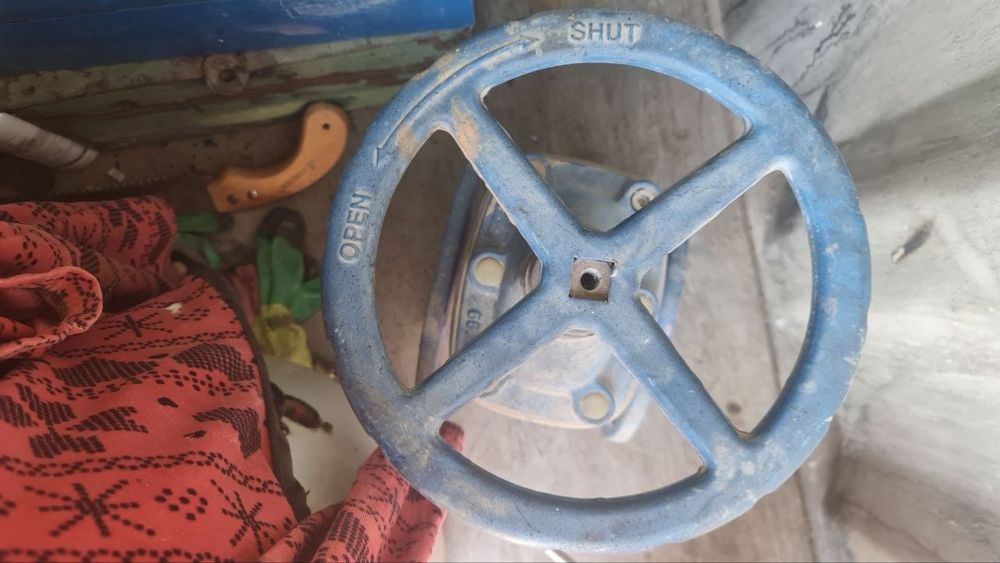 Import, yangi, ishlatilmagan DN100 suv klapani sotiladi. Mustahkam cho