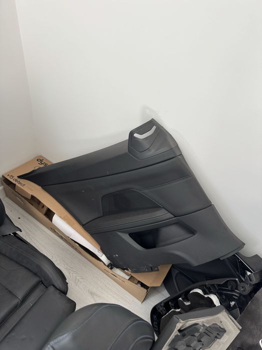 Bmw g82 m4 g22 комплект седалки като нови