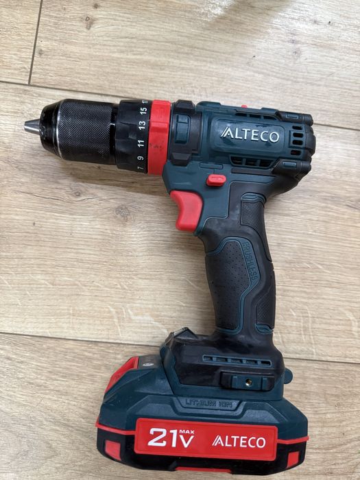 Alteco ударный шуроповерт с двумя аккомуляторами.