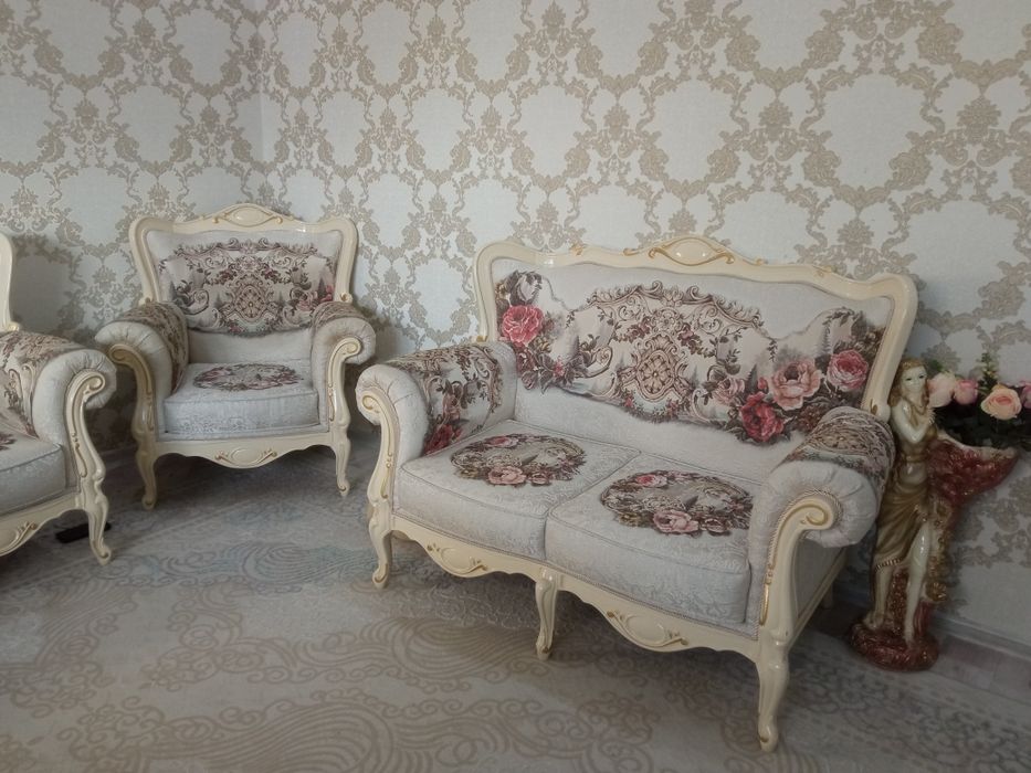 Продам диван и кресла