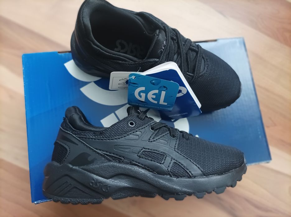 2бр ASICS GEL нови оригинални маратонки
