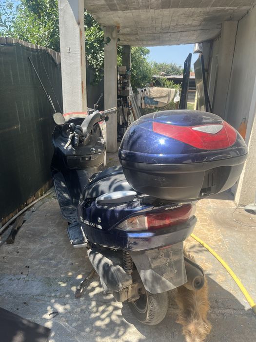 Vand scuter suzuki 150cc
