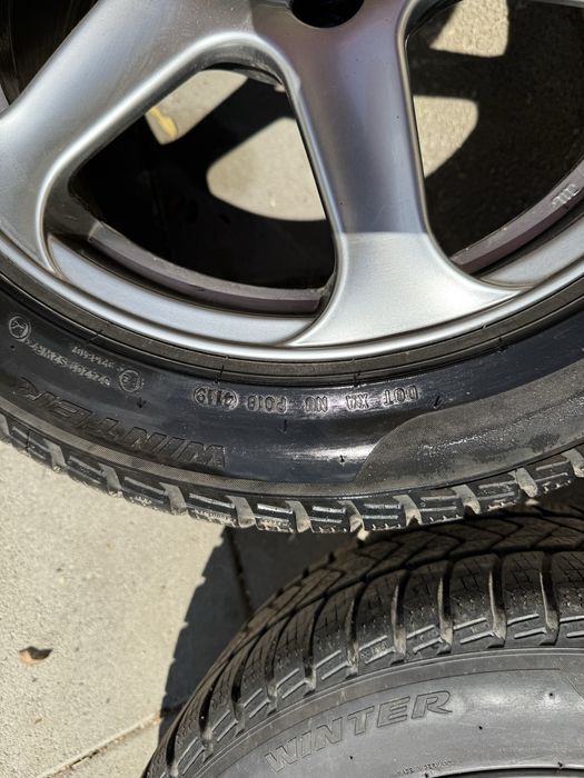 Джанти със зимни гуми 5х114,3 225/50/17 Pirelli sottozero 3