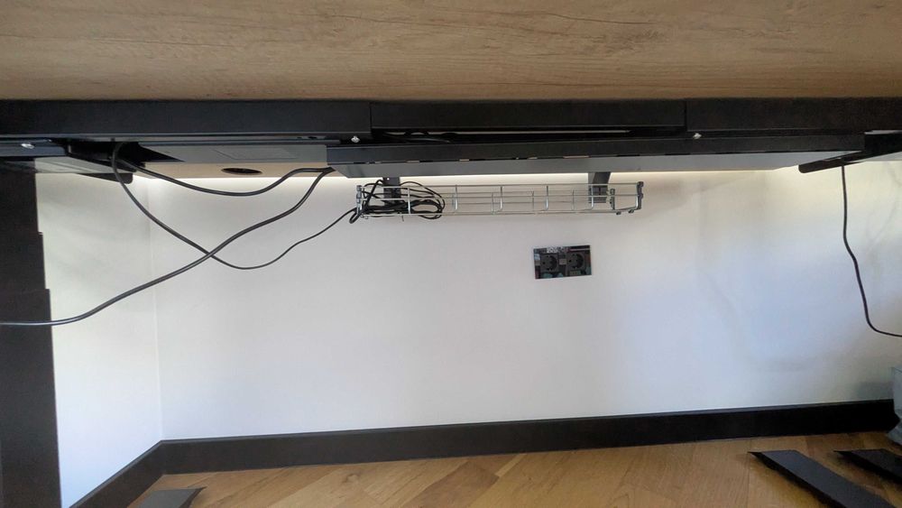 Височинно регулируемо бюро Ergo Desk Pro
