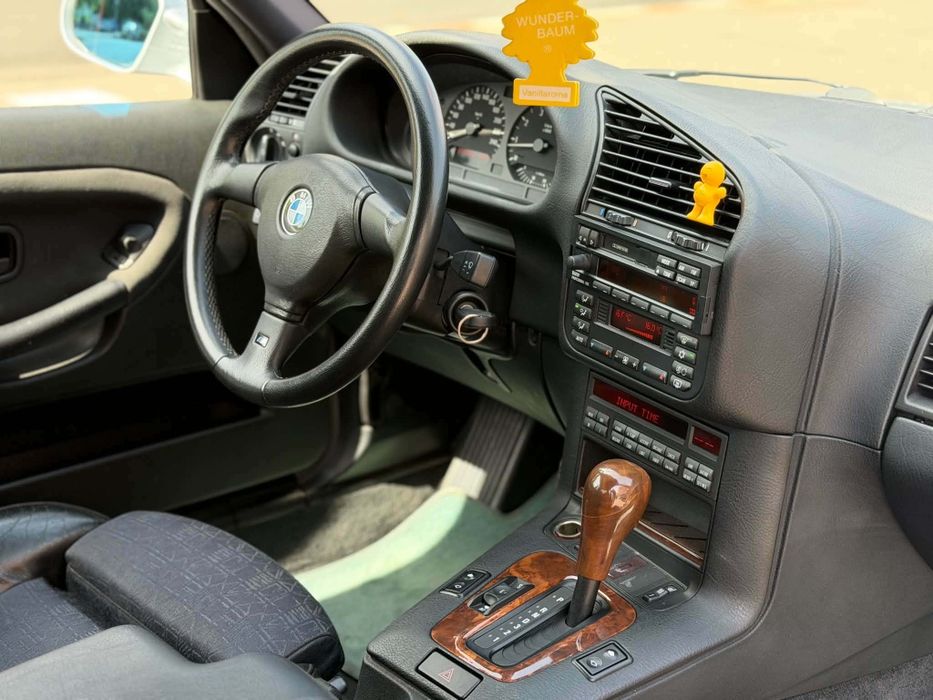 Vând BMW  e36-318 IS