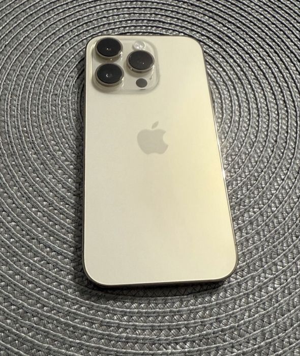 Iphone 14 pro gold