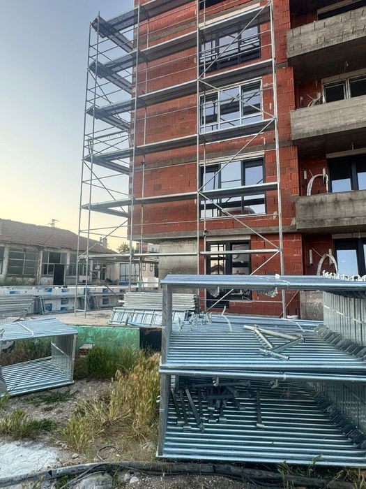 Строително скеле под наем