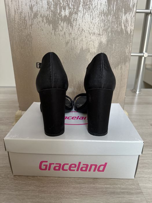 Високи Сандали Graceland