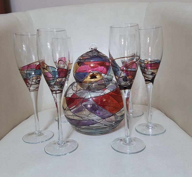 Set decorativ pictat manual, marca K&K Styling Amsterdam.
Conține 6 pa