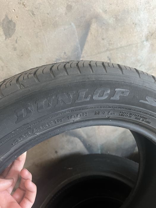 Продам пару шин .