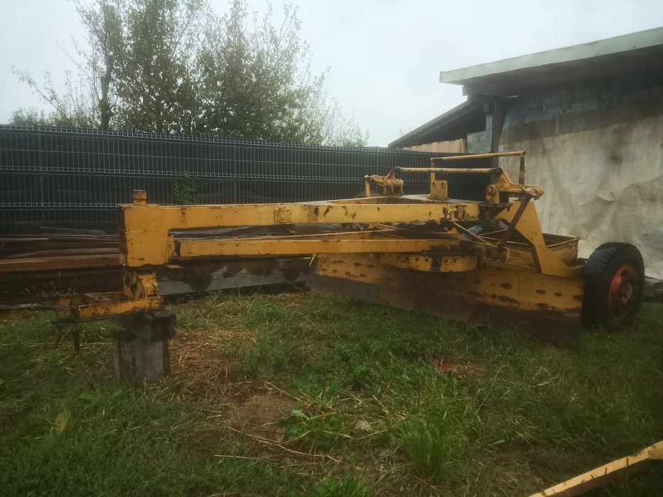 Lamă  greder de îndreptat drumuri, zăpadă