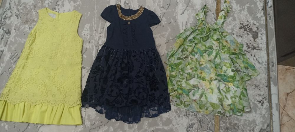 Фирменный платья  на девочек