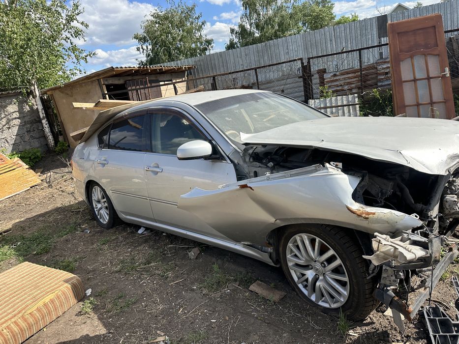 Продам Nissan FUGA