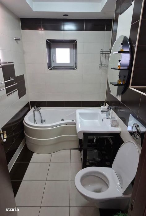 3 camere decomandat zona Orizont