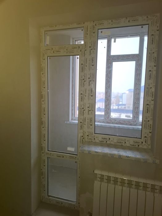 Продается балконная дверь и рама