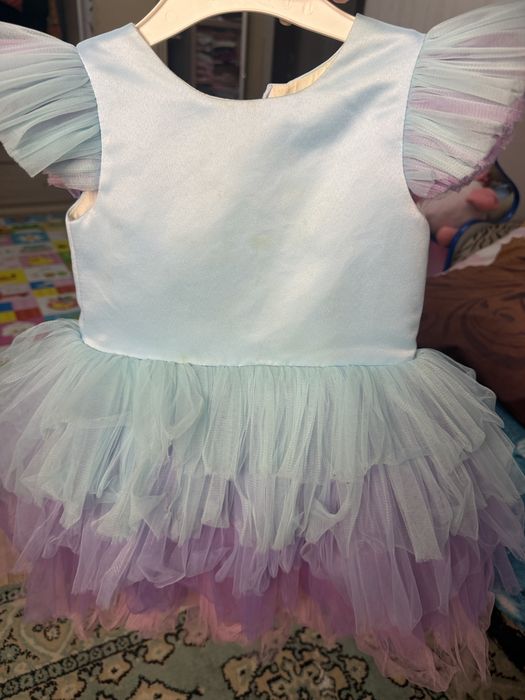 Продам платье для девочки на 3 -4 годика